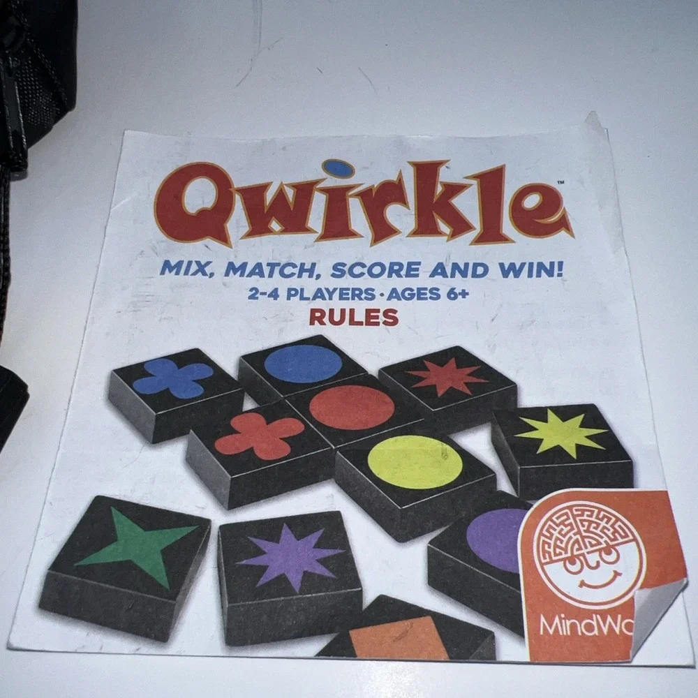 Qwirkle Game‎ Travel Edition~Canvas Zip Bag Matching Colored Wooden Tile